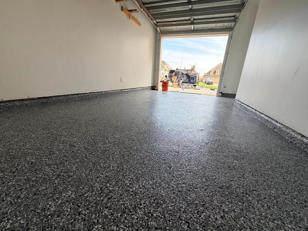 Residential garage epoxy flooring in New Braunfels, TX