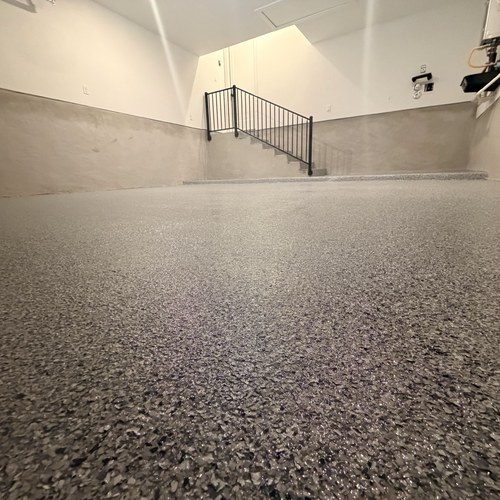 Basement staircase flake epoxy flooring in San Antonio, TX